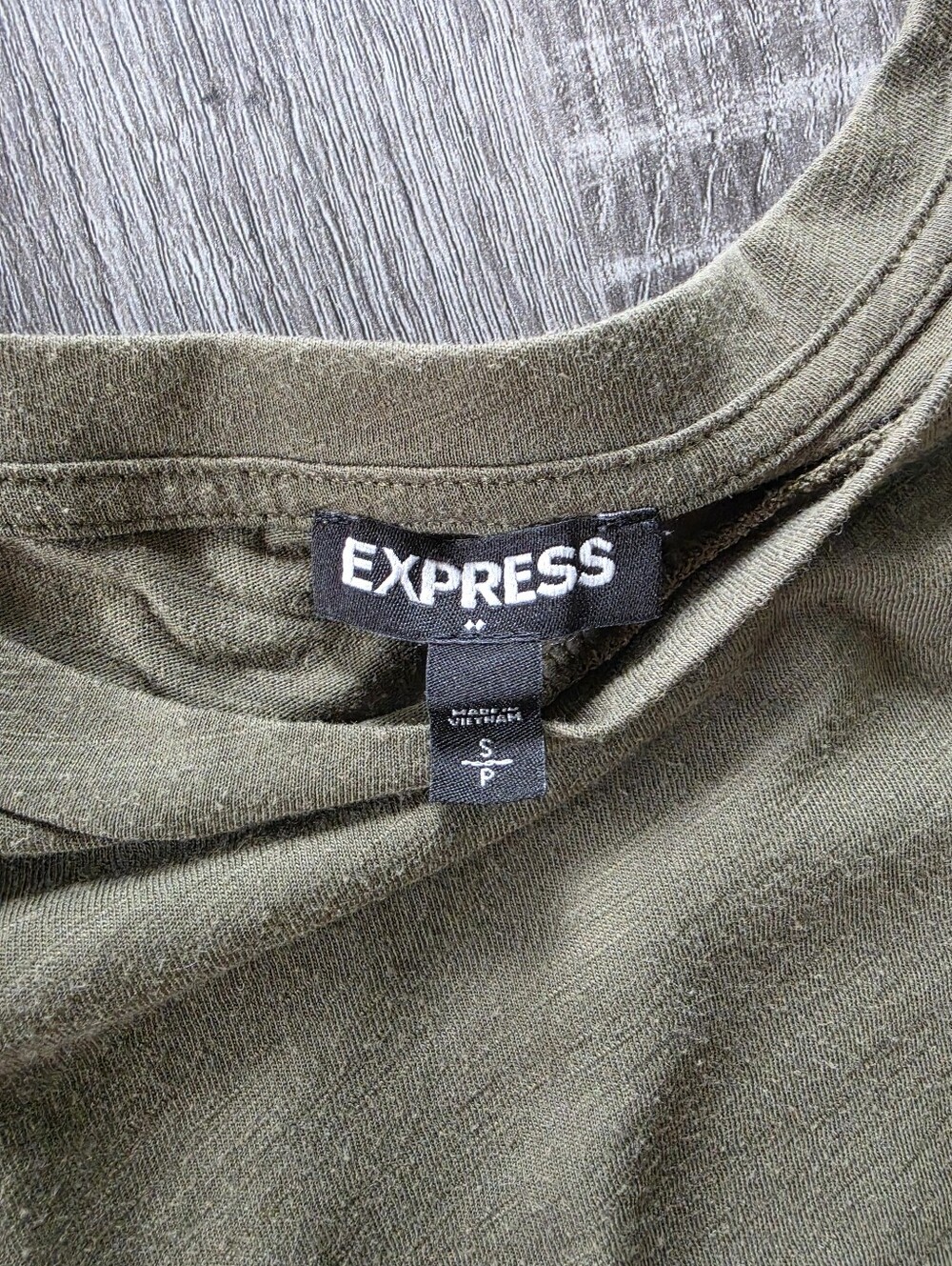 Express Colorblock Accent Panel Tee - Picture 3 of 4